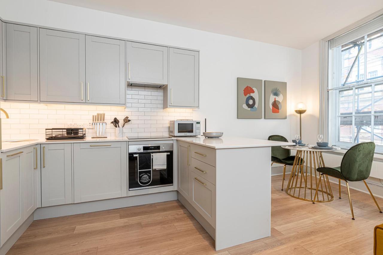Stylish 1 Bed Flats In Soho, Next To Piccadilly Circus And Trafalgar Square London Bagian luar foto