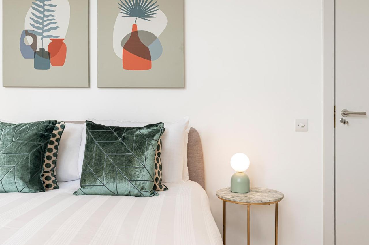 Stylish 1 Bed Flats In Soho, Next To Piccadilly Circus And Trafalgar Square London Bagian luar foto