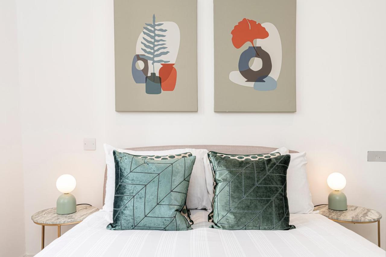 Stylish 1 Bed Flats In Soho, Next To Piccadilly Circus And Trafalgar Square London Bagian luar foto