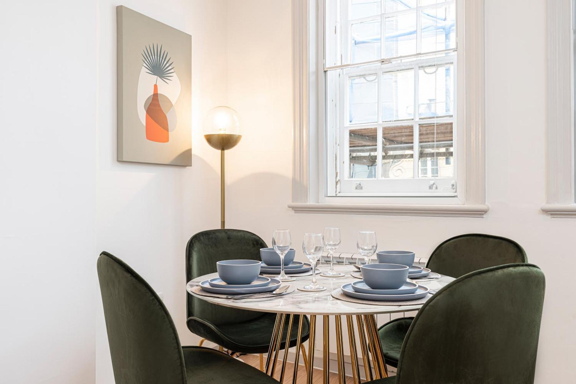 Stylish 1 Bed Flats In Soho, Next To Piccadilly Circus And Trafalgar Square London Bagian luar foto