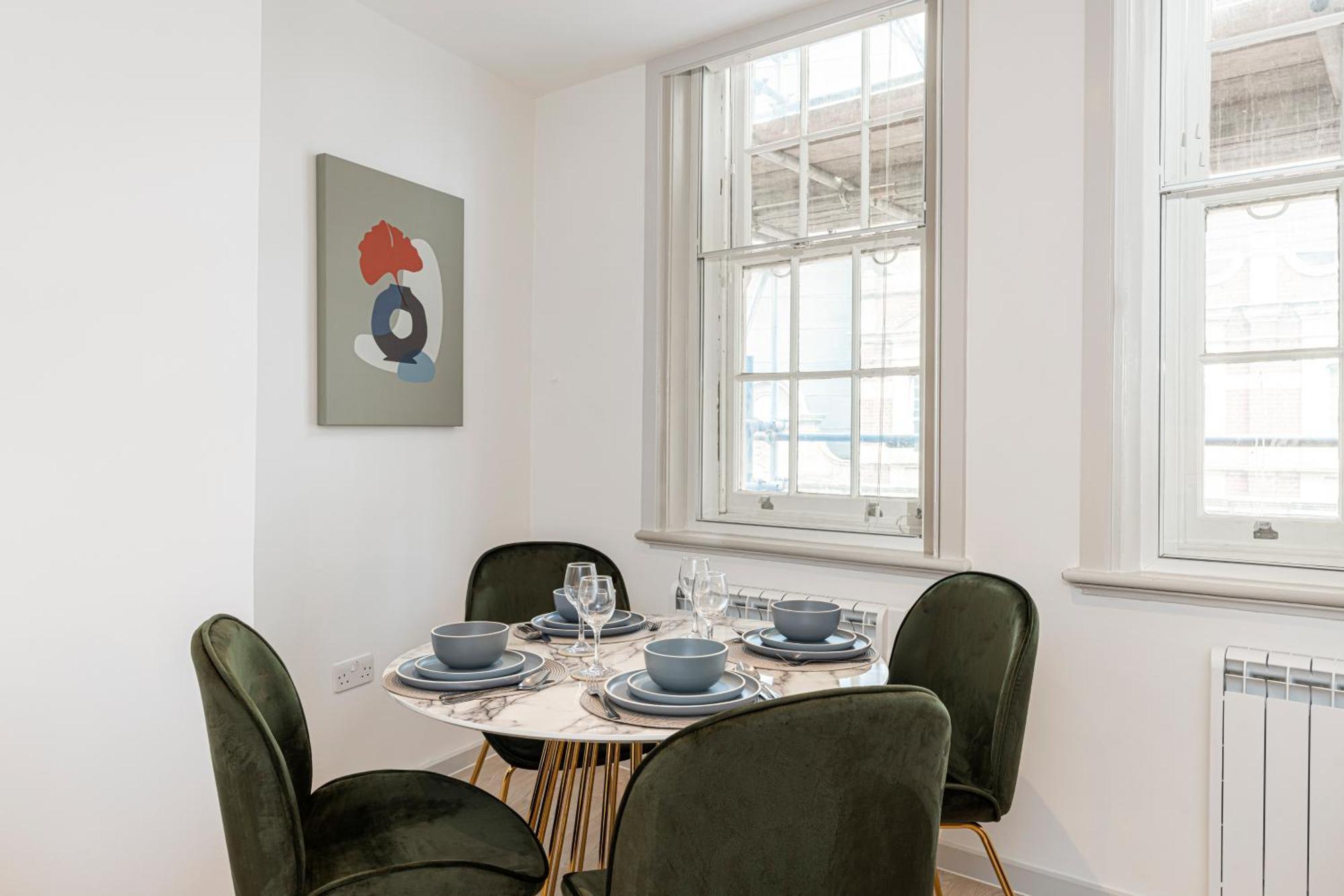 Stylish 1 Bed Flats In Soho, Next To Piccadilly Circus And Trafalgar Square London Bagian luar foto